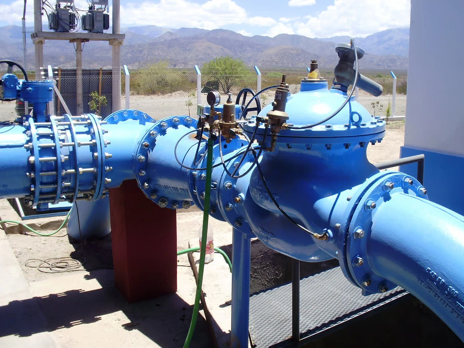Netafim 100 Series pilot-operated control valve installed on a pipeline at a mining site