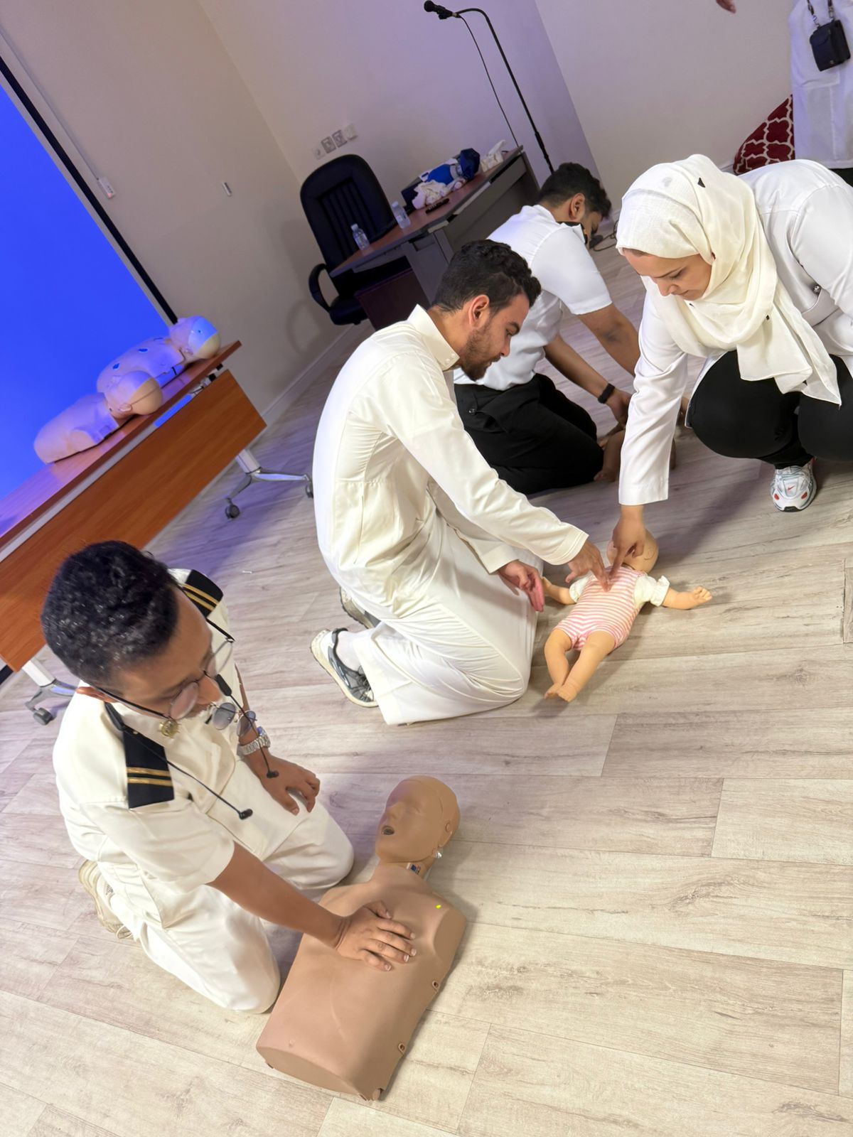 دورة تدريبية حول الإسعافات الأولية في النقل البحري