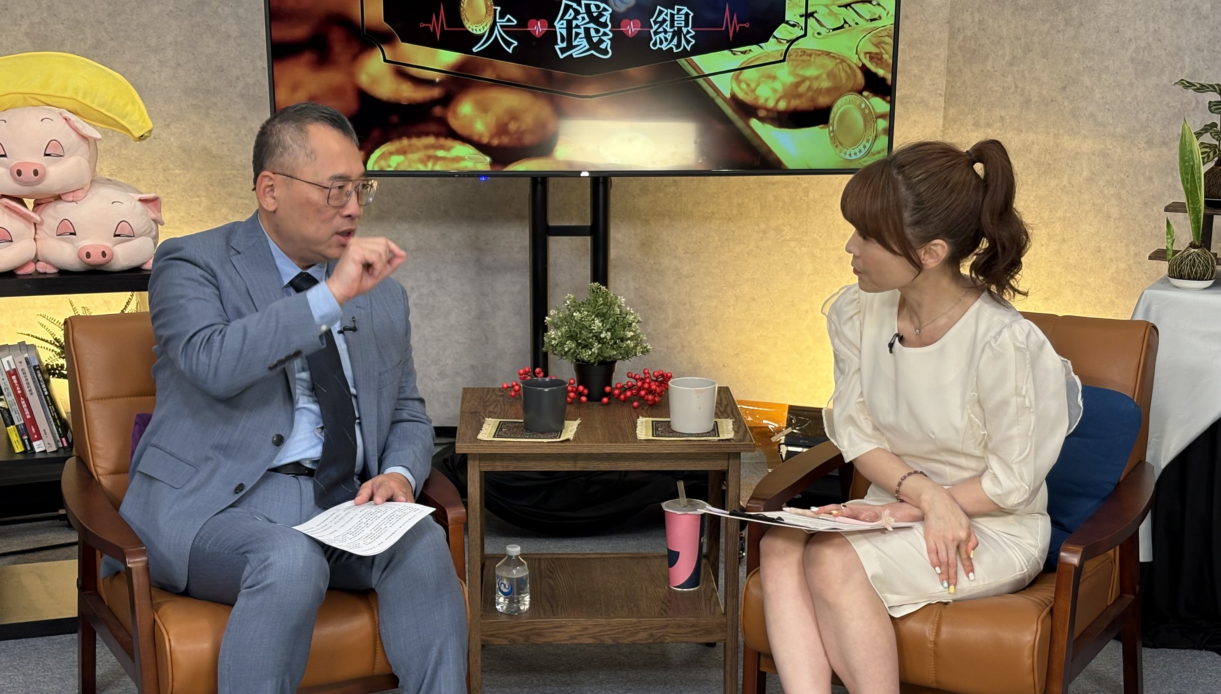 杭良文醫師（左）揭開睡不好引發的問題，遠比想像的多。（圖／好好聽提供）