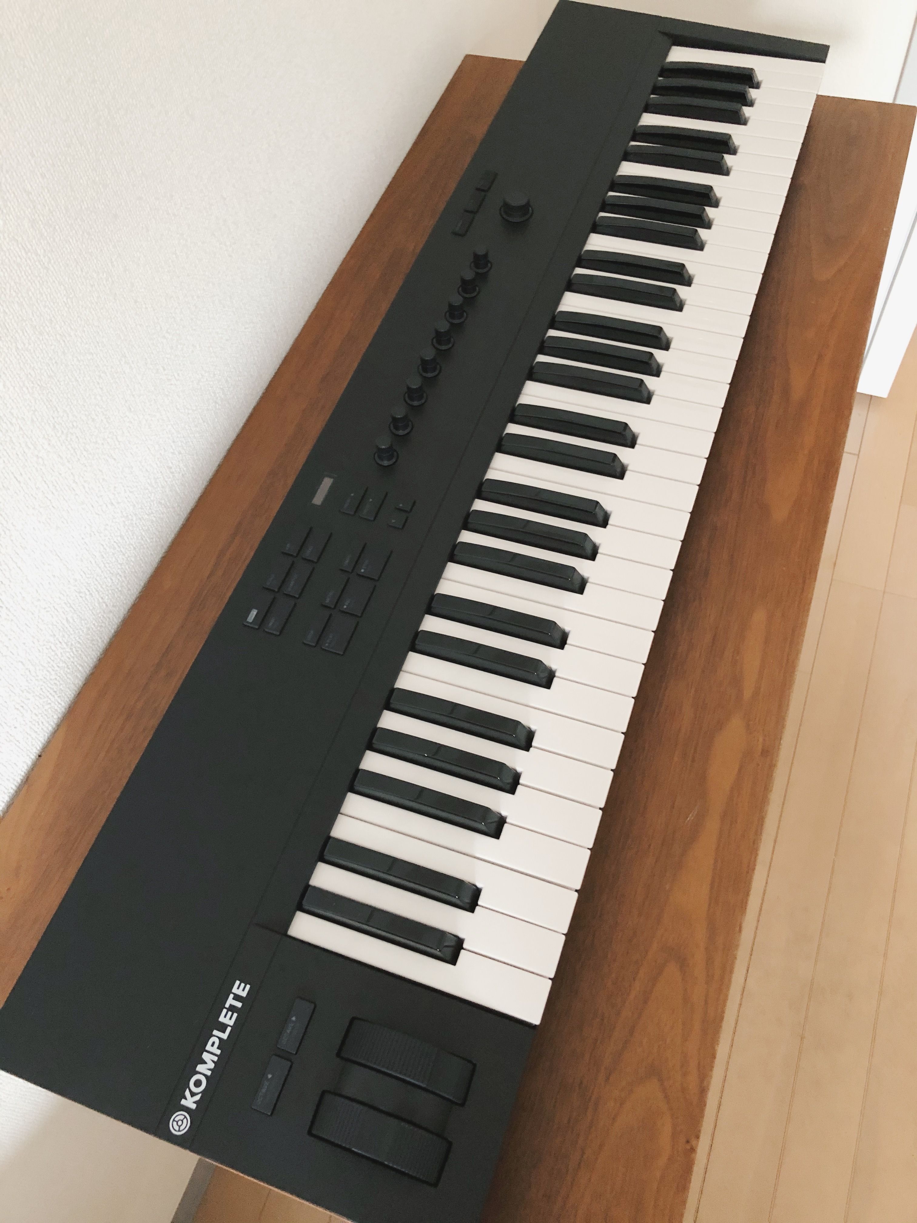 KOMPLETE KONTROL A61NI201809-