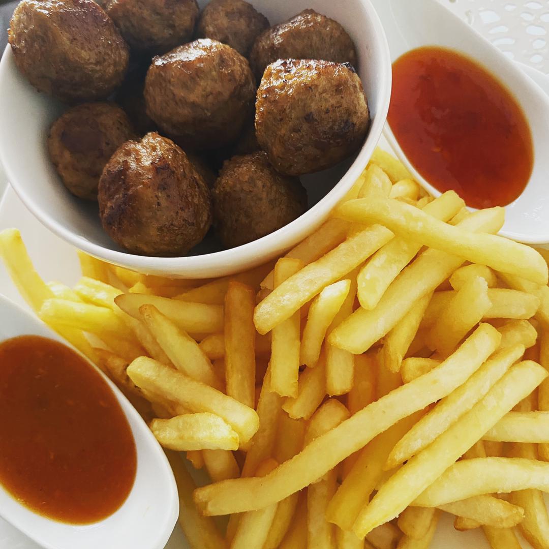 Meatballs & fries (large)