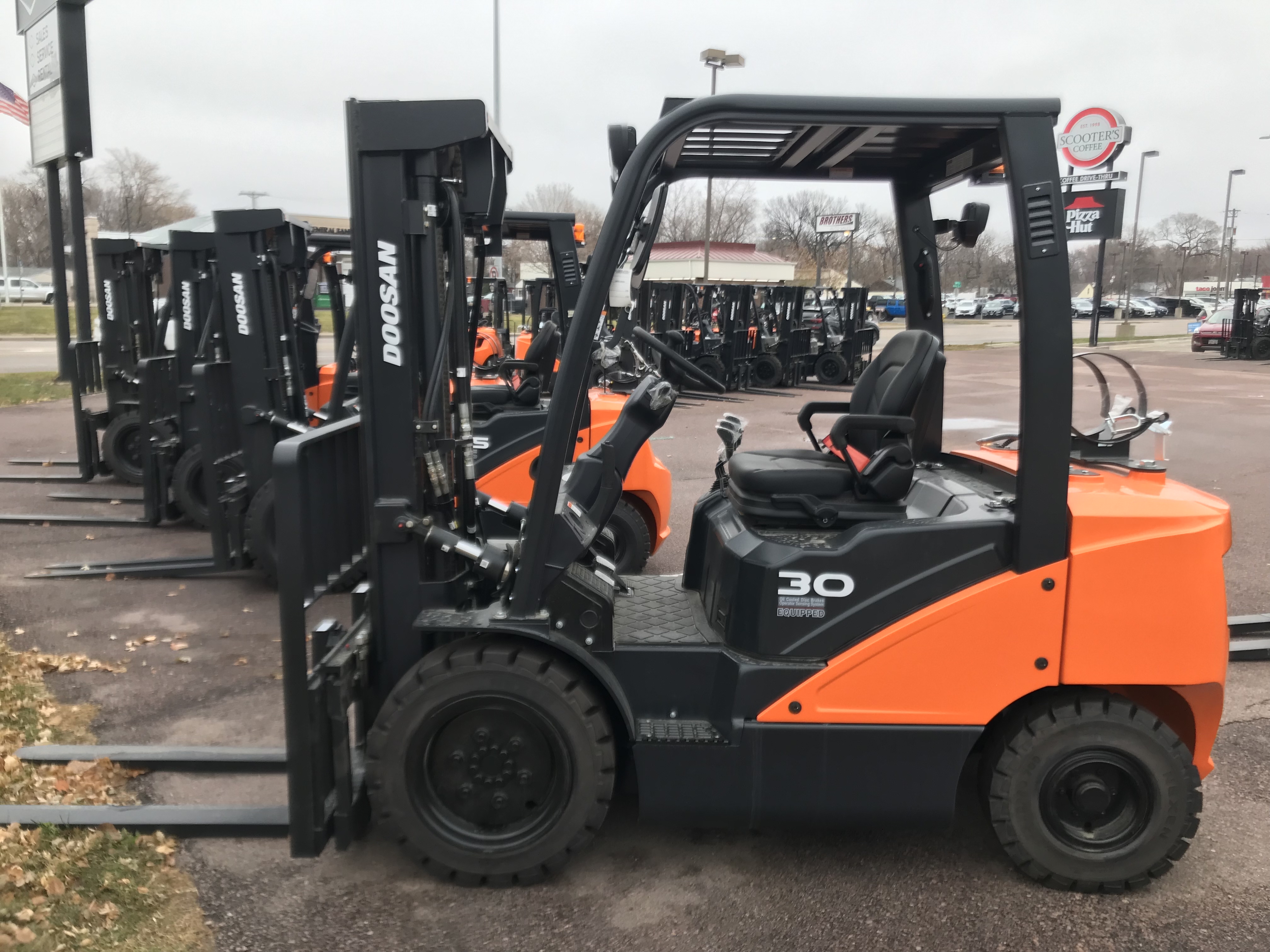 Primary display photo for DOOSAN G30E-7 IC Pneumatic Tire