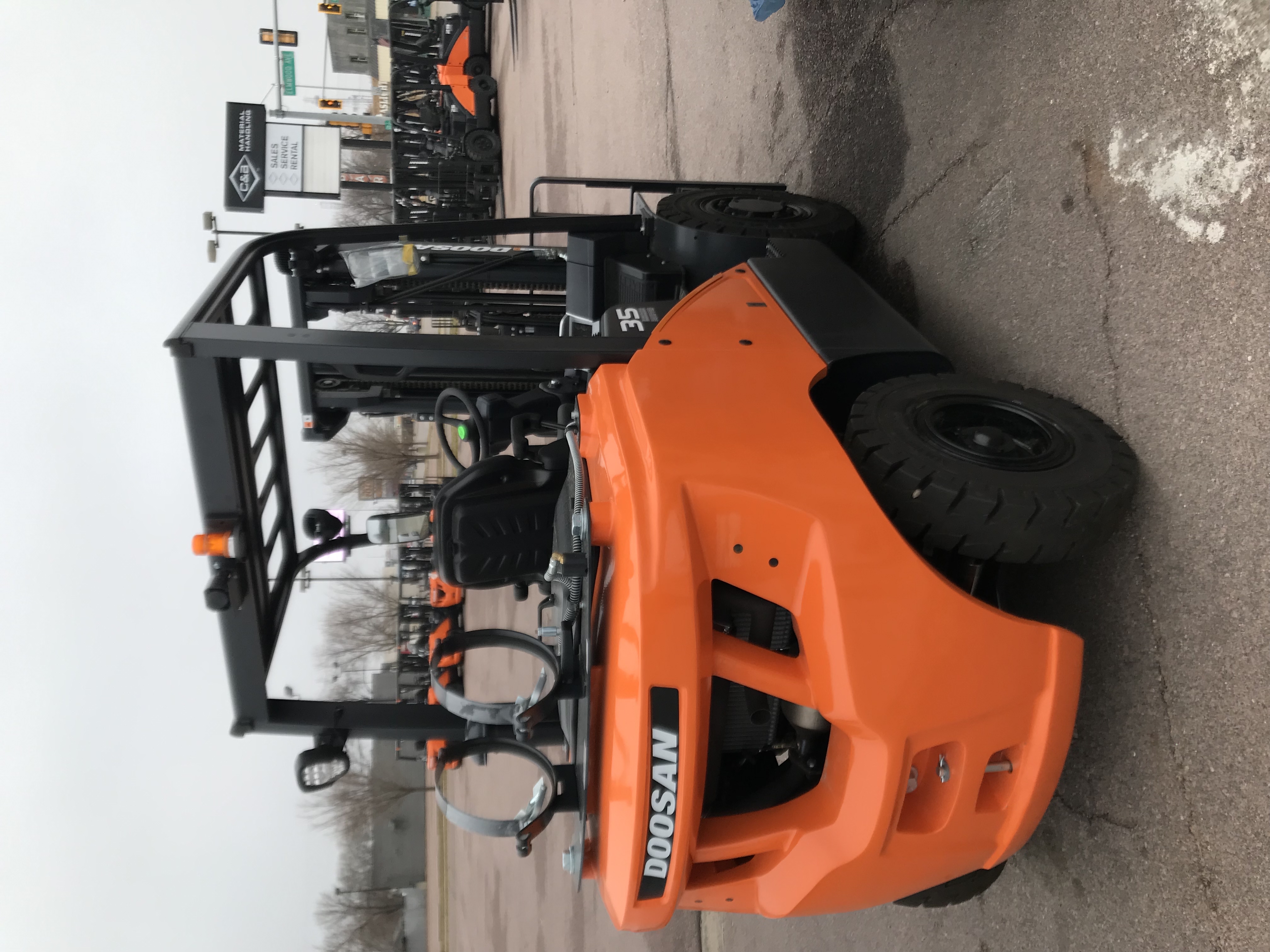 Primary display photo for DOOSAN G35S-7 IC Pneumatic Tire