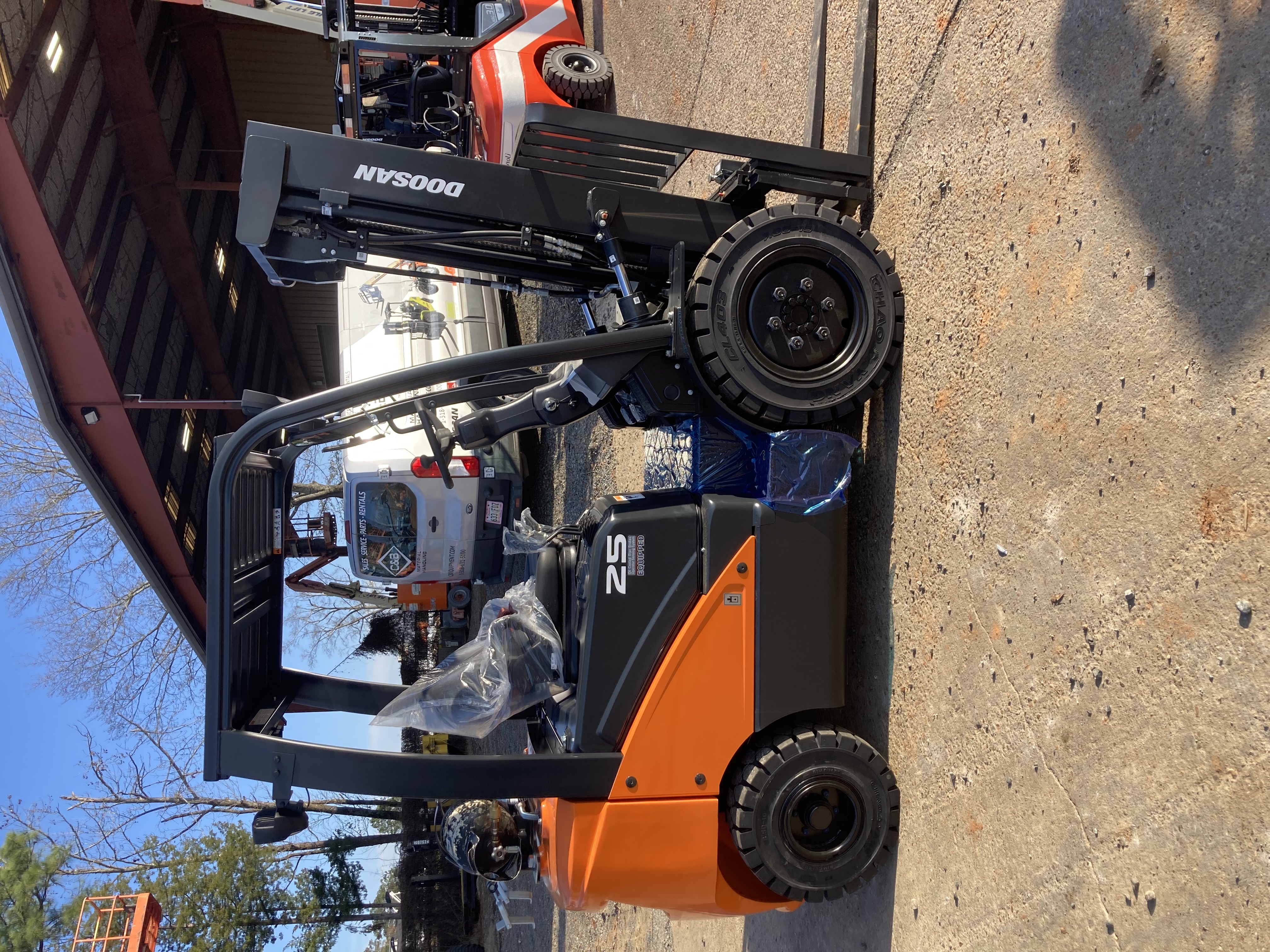 Primary display photo for 2022 DOOSAN G25E-7 IC Pneumatic Tire