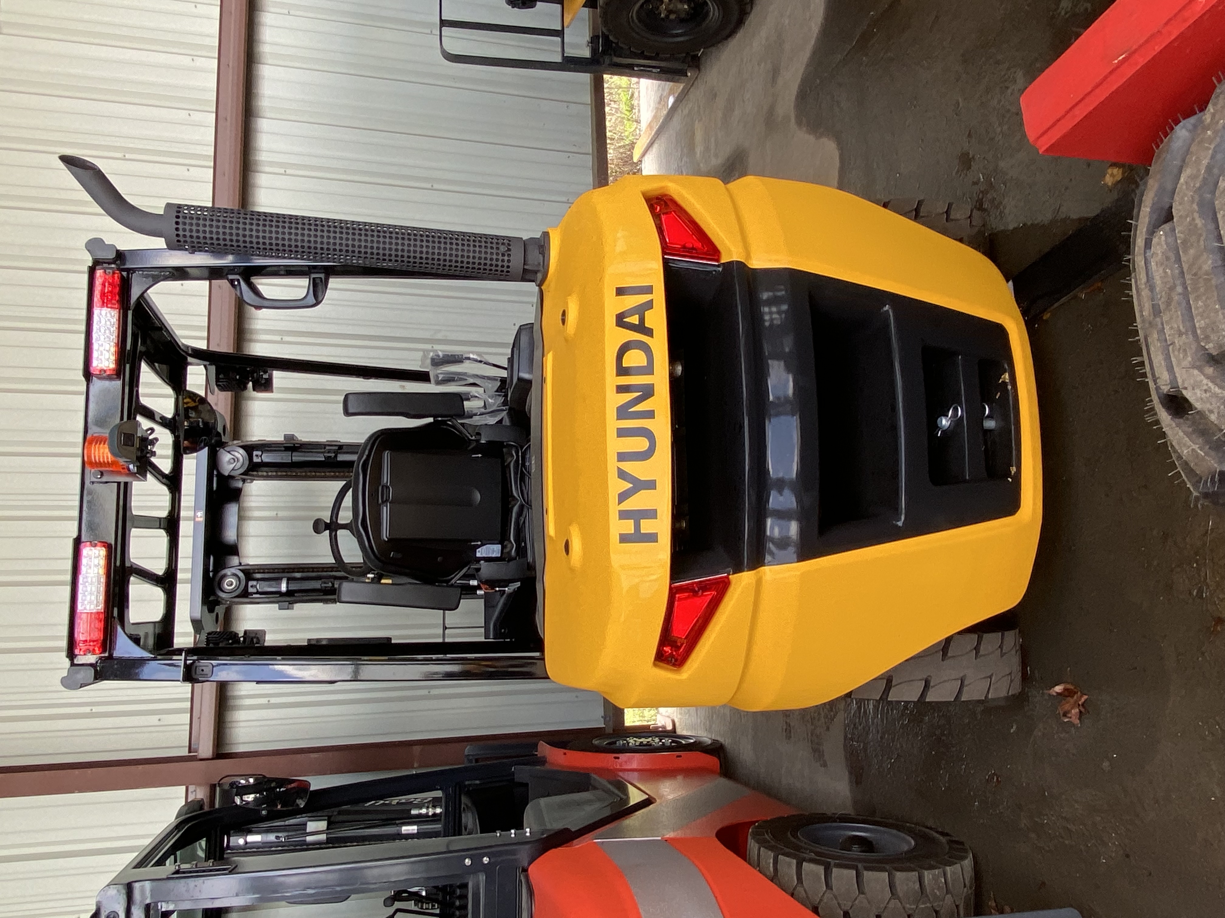 Primary display photo for HYUNDAI 30D-9 IC Pneumatic Tire