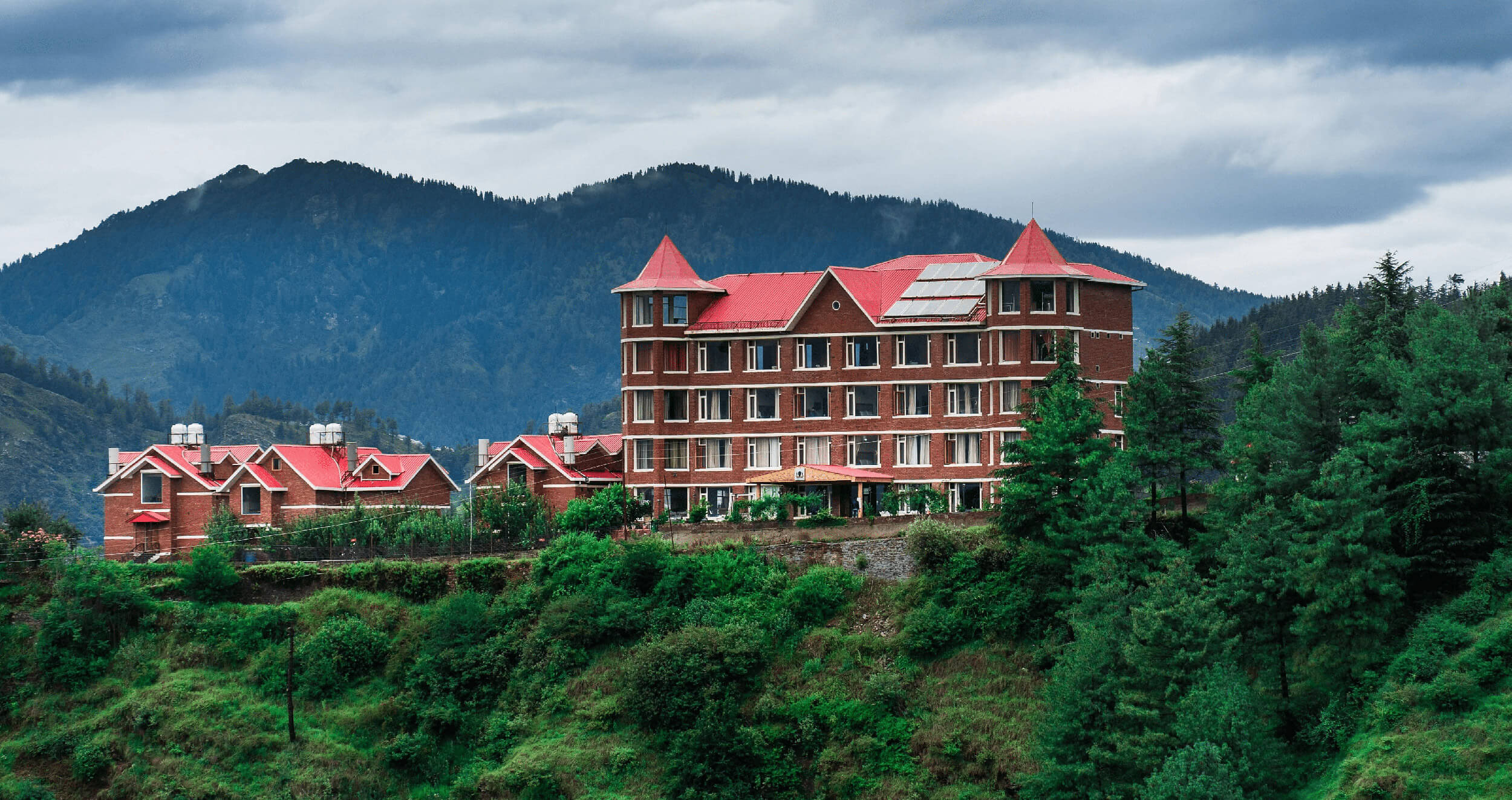 de Exotica Crest Resort & Spa- Best Resorts in Shimla