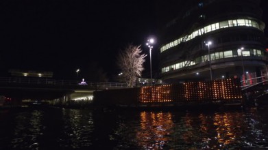Lichtfestival in Amsterdam aan de Amstel in Nederland bij avond