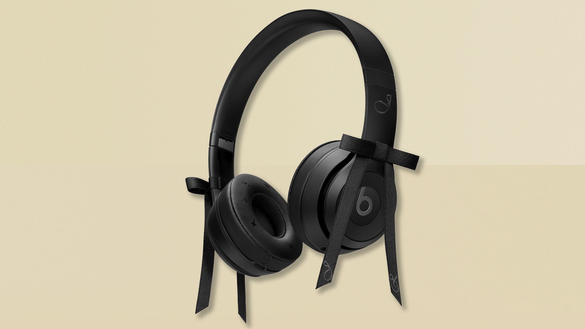 Beats Launches Onyx Black JENNIE Special Edition of Solo 4