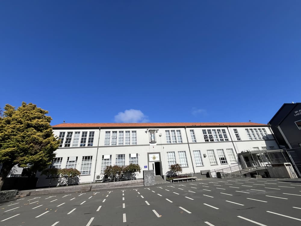 St Peters College