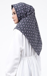 Hijab Motif Fazahra Scarf with Rubber Hair