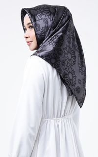 Hijab Motif Aijaz Scarf with Rubber Hair