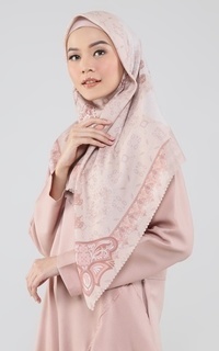 Hijab Motif Hiwa Scarf 