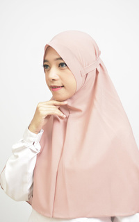 Instant Hijab Vervessa's Hafa Khimar Hijab Instan Syari Creamy