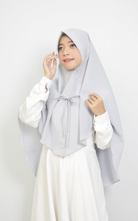 Hijab Instan Vervessa's Fatima Khimar Instan Hijab Syari Two Way Silver