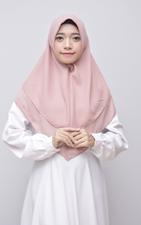 Instant Hijab Vervessa's Khimar Layer Instan Hijab Syari Nude