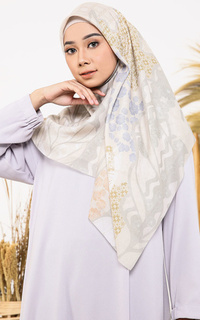 Hijab Motif Vinca Cream Voal Scarf