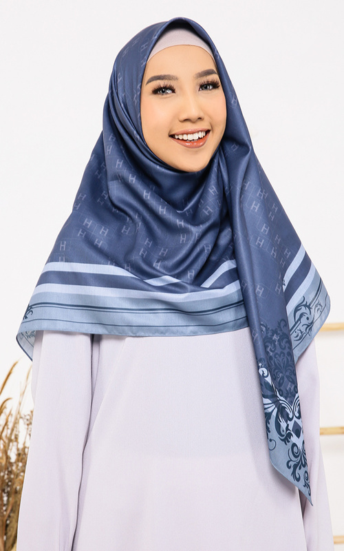 Baju putih cocok jilbab apa