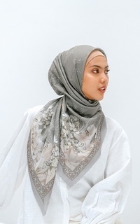 Hijab Motif Lily Scarf