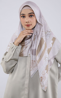 Printed Scarf Radwah X Analisa Scarf Cinnamon