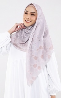 Hijab Motif Kamala Taupe (Voal Square)