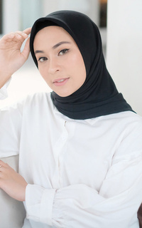 Hijab Polos Mima Square Black