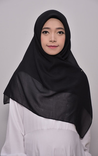 Hijab Polos Bella Square Hijab Scarf Syari Segi Empat Black