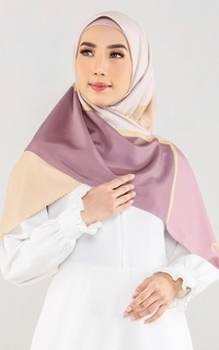 Hijab Motif Scarves Rakhma Seri Color Block