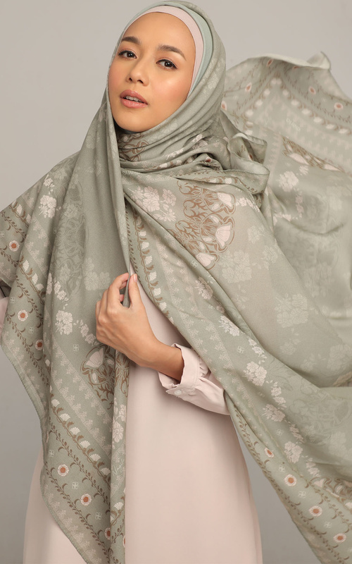 Printed Scarf - Diario x Nagita Slavina - Hijab Wanita Vienna Series For Hijup Agata Grey - Agata Grey