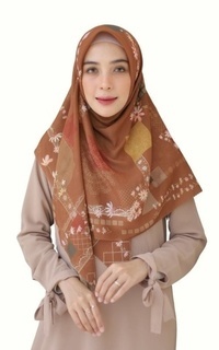 Hijab Motif Hijabwanitacantik Aster Hijab Scarf | Segi Empat Voal Printing Premium