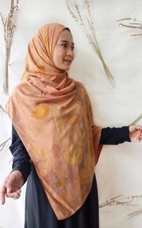 Hijab Motif Jilbab Ecoprint Secang
