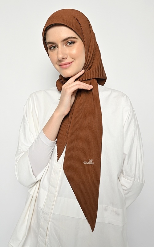 Hijab Instan - Suria Segitiga Instan Pleats Brown - Brown