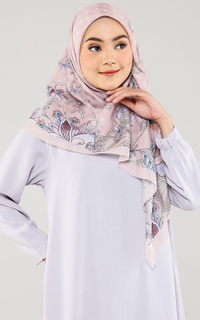 Hijab Motif Laiqa Bisque (Voal Square)