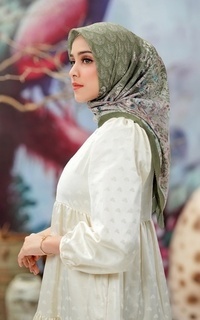 Hijab Motif The Ederra Voal Square - Pickle