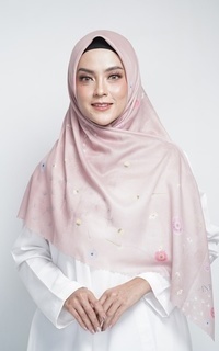 Hijab Motif Blush Falling Garden