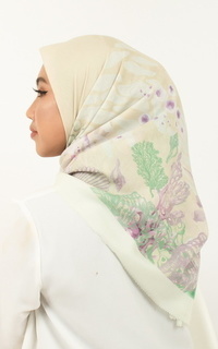 Hijab Motif Corale Signature Square Voile Scarf Hijab Segi Empat Tan