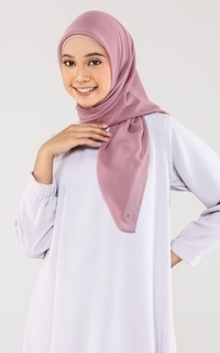 Hijab Polos Malicca Basic Scarves Punch