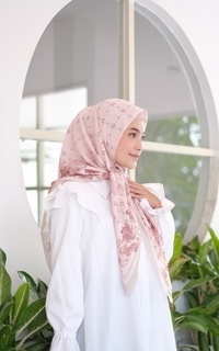 Hijab Motif VIORELLA SCARF NUDE