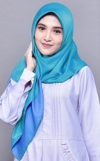 Two-sided Satin Square Scarf Hijab Wanita Bolak-Balik Sky Blue