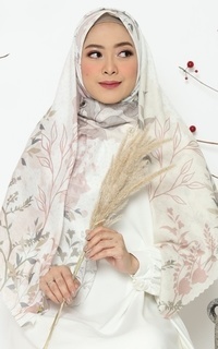 Hijab Motif HESSYA X RICHA ISKAK "CORDELIA SERIES" WHITE