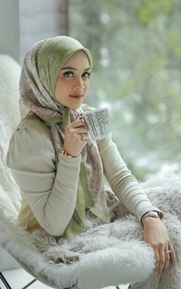 Hijab Motif Disney's Frozen Buttonscarves Voal Square - Willow