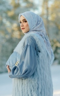 Hijab Motif Disney's Frozen Buttonscarves Voal Square - Ice Water