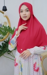 Instant Hijab Bergo Sedang Red Chili