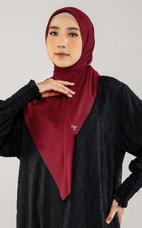 Hijab Motif Voal Square Sangria