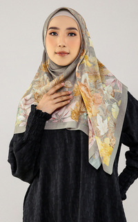 Hijab Motif Feuille Latte (Voal Square)