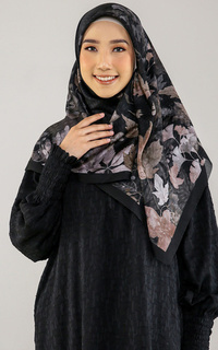 Hijab Motif Feuille Black (Voal Square)