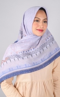 Printed Scarf Voal Hijab Segi Empat Yeira