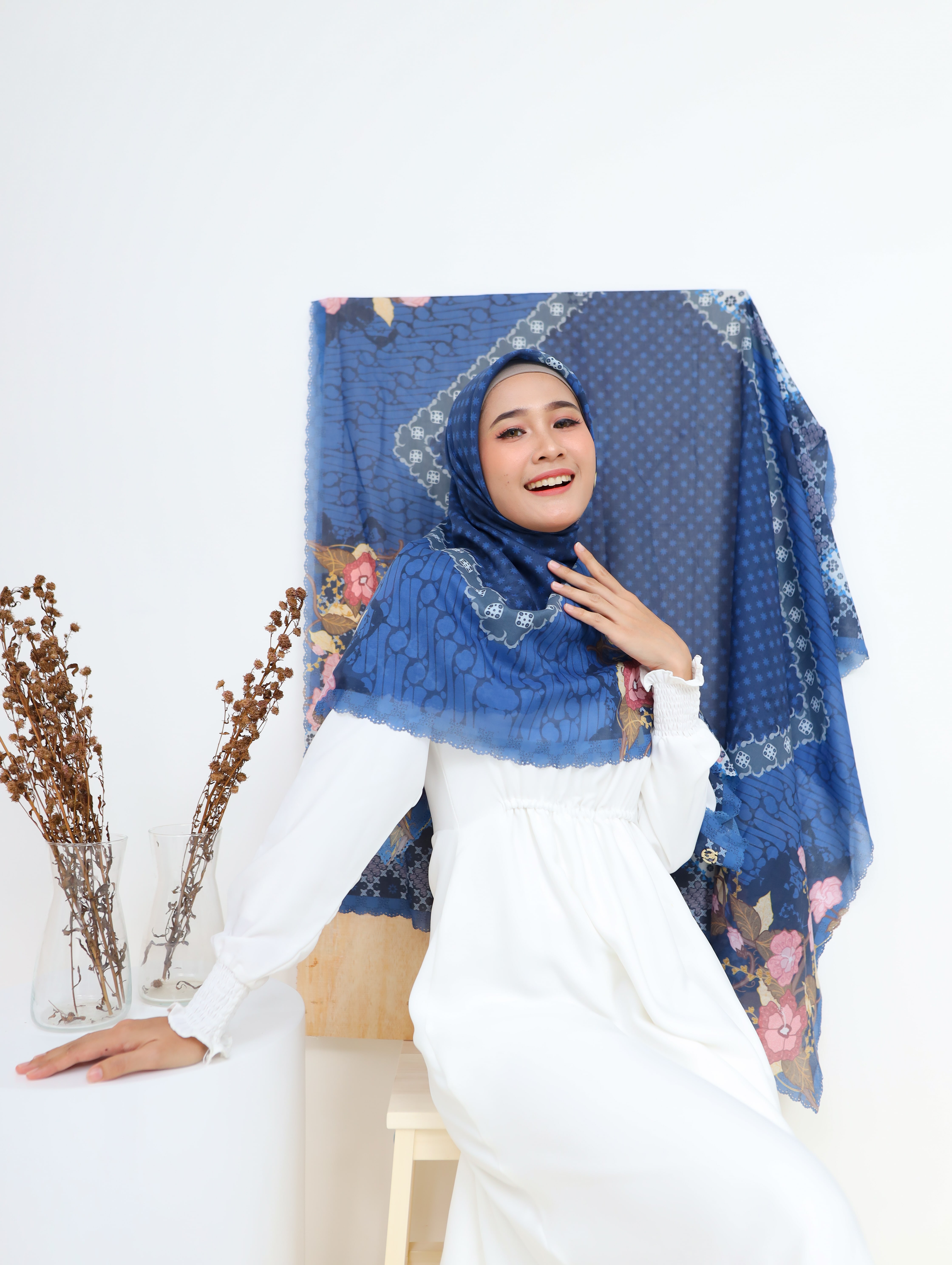 Hijab Motif Nuswapada Series - Yale Blue