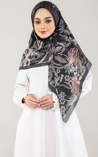 Hijab Motif Diannova Espresso (Voal Square)