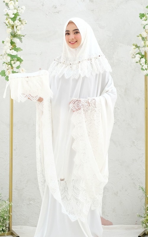 Mukena - Mukena Khadijah in Pure Silk (Pre Order 5 Days) - White