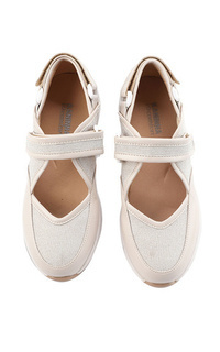 Sepatu Kaninna CELINE Women Slip On in Beige Beige-508535